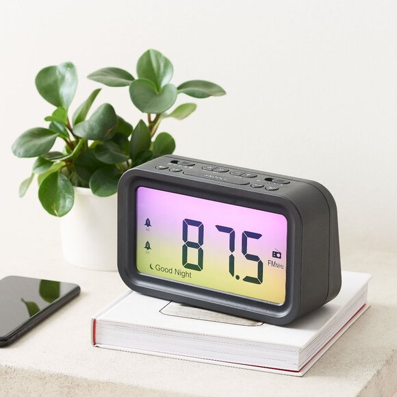 ONN Digital Alarm Clock With Ombre Color Changing Display Black color New - Picture 1 of 5